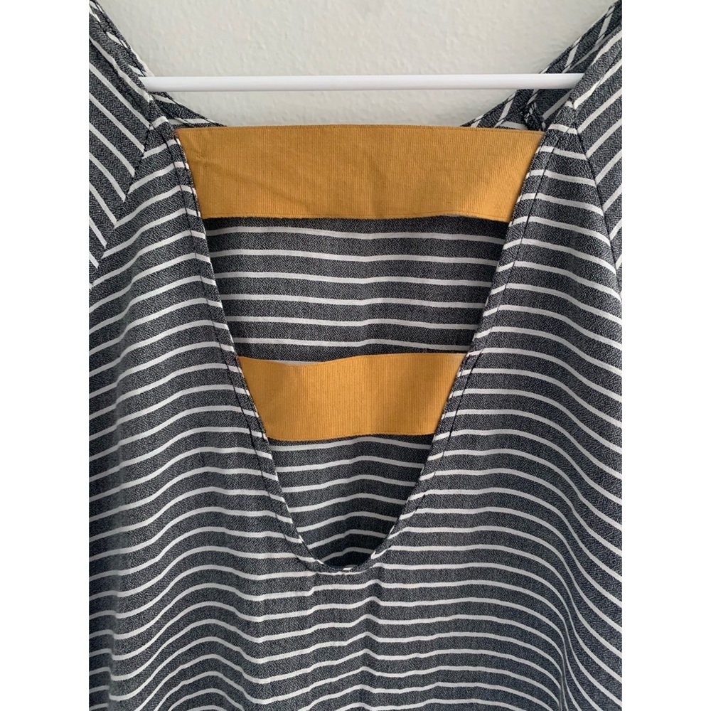 Roxy • Casual Charcoal Stripe Shift Dress - Picture 4 of 7